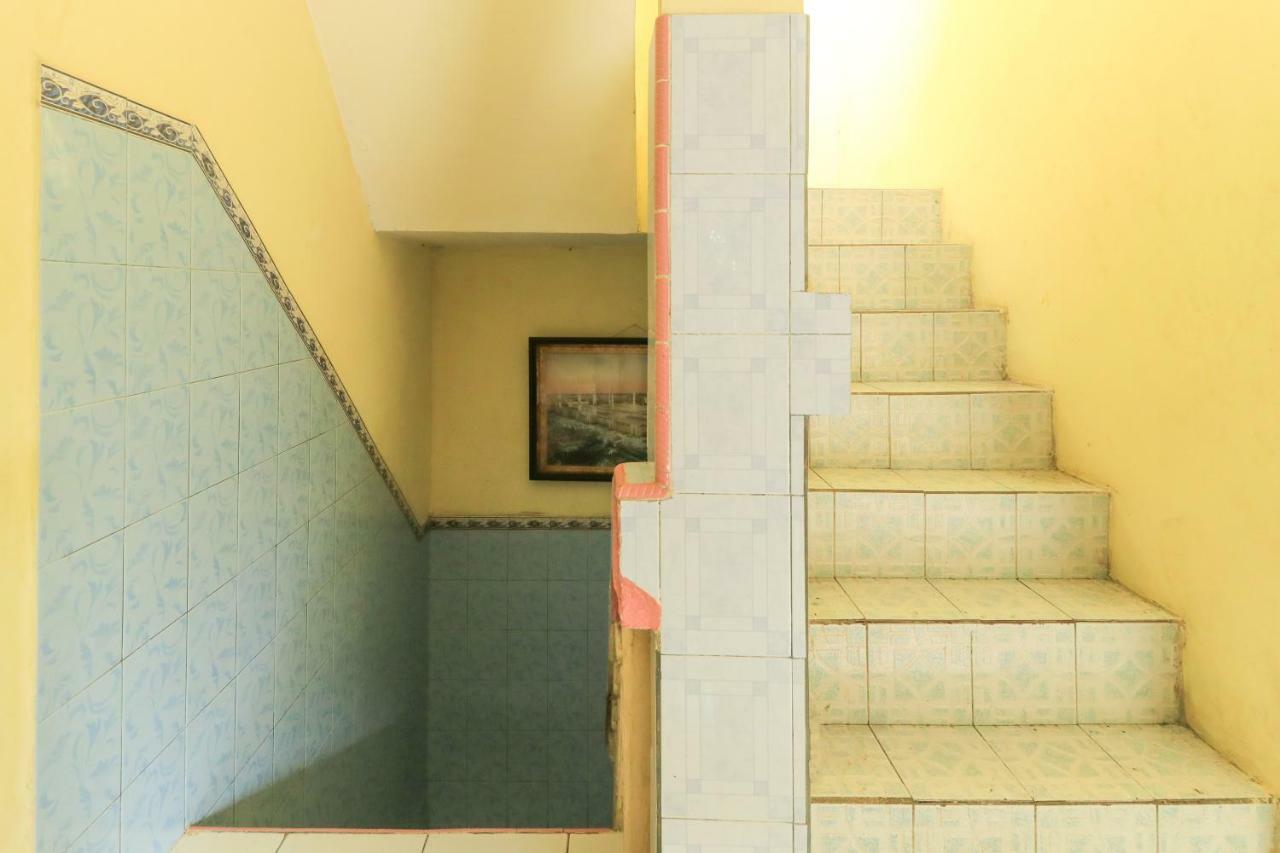 Dharmawati Homestay Syariah At Terminal Purabaya Waru Ngoại thất bức ảnh