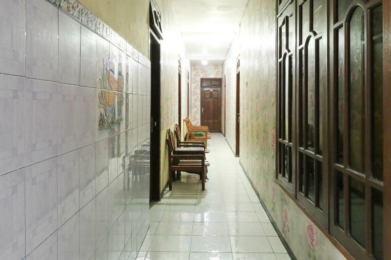Dharmawati Homestay Syariah At Terminal Purabaya Waru Ngoại thất bức ảnh