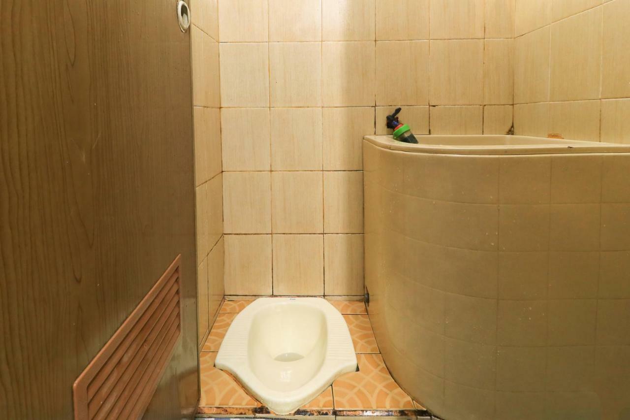 Dharmawati Homestay Syariah At Terminal Purabaya Waru Ngoại thất bức ảnh