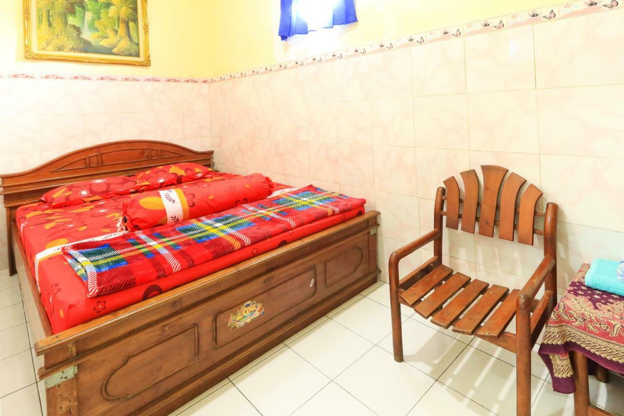 Dharmawati Homestay Syariah At Terminal Purabaya Waru Ngoại thất bức ảnh
