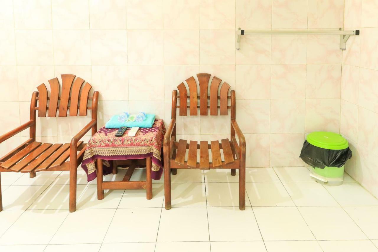 Dharmawati Homestay Syariah At Terminal Purabaya Waru Ngoại thất bức ảnh