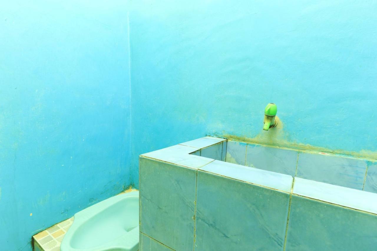 Dharmawati Homestay Syariah At Terminal Purabaya Waru Ngoại thất bức ảnh