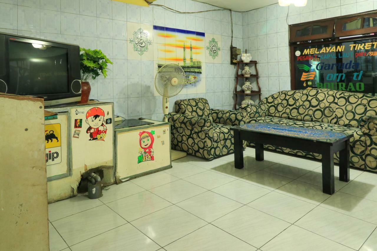 Dharmawati Homestay Syariah At Terminal Purabaya Waru Ngoại thất bức ảnh